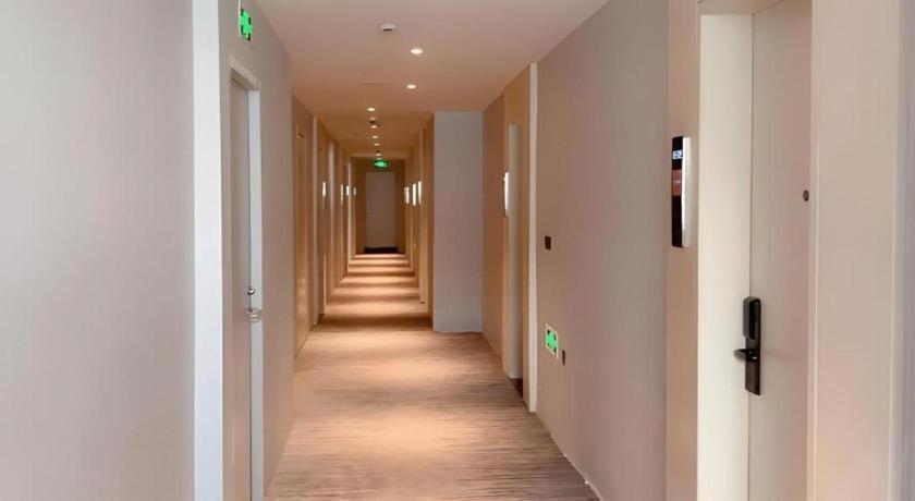 Hotel Gya Long Distance Passenger Terminal Station 4*
