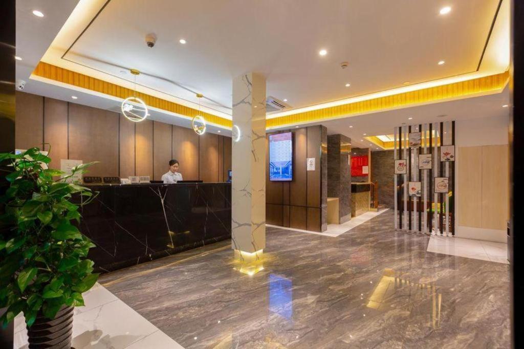 Hotel Gya Long Distance Passenger Terminal Station
